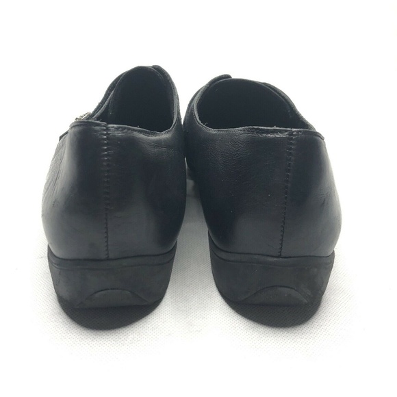 Munro American Slip On Flat Black Leather Button - Picture 5 of 8